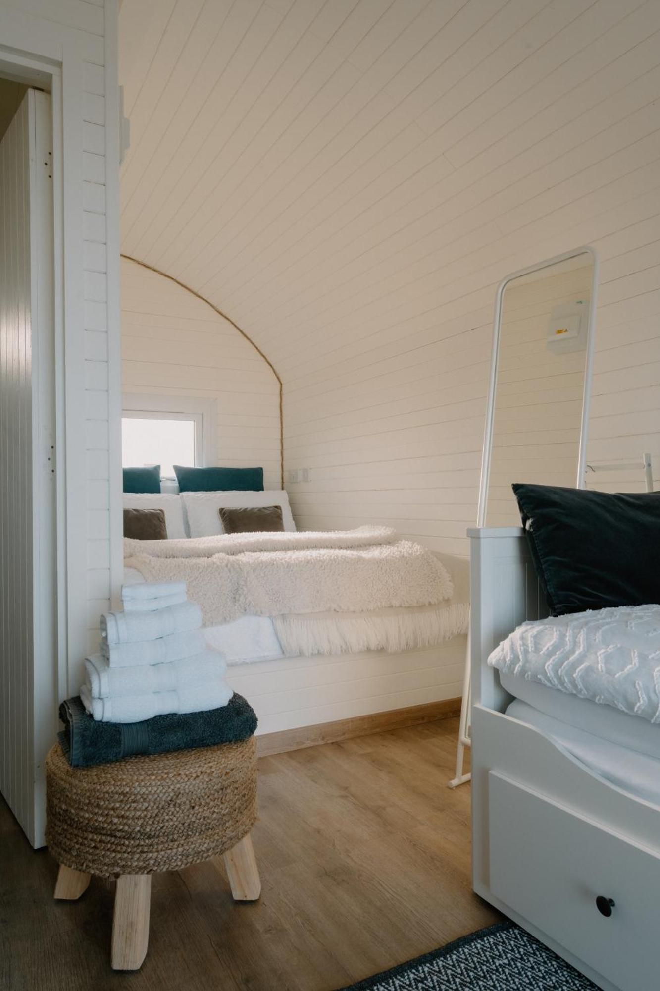 Strathy Bay Pods Hotel ภายนอก รูปภาพ